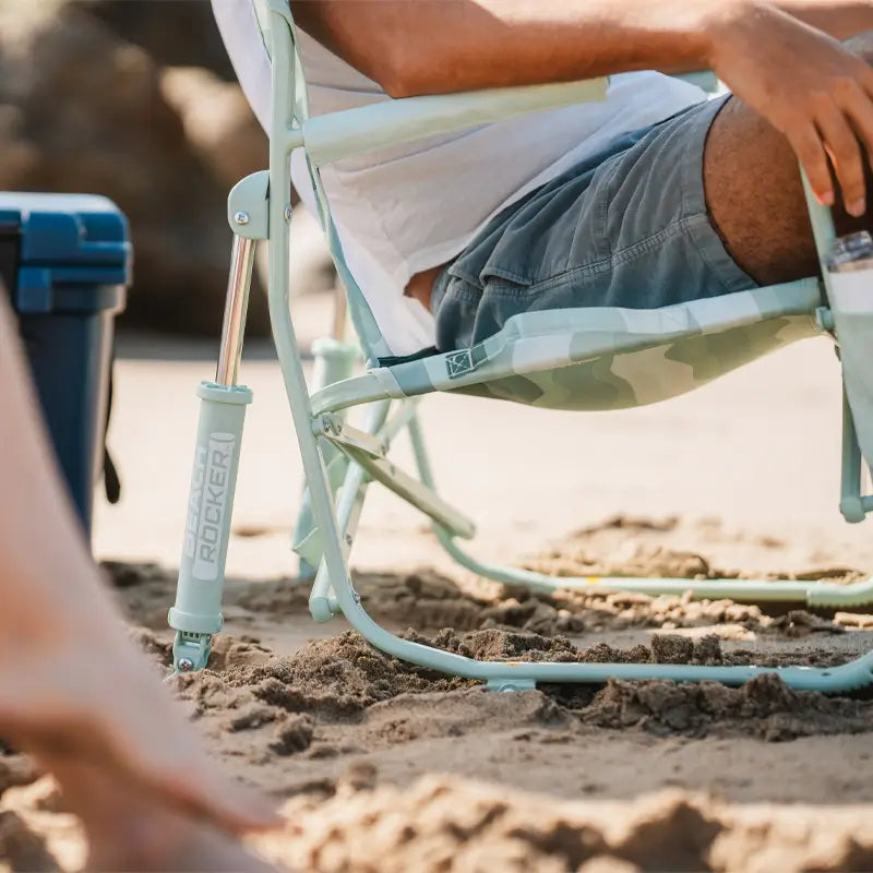 Smooth Motion Beach Rocker - Choice 712 - Heavy-Duty Kickback Rocker with Beverage Holder Detail